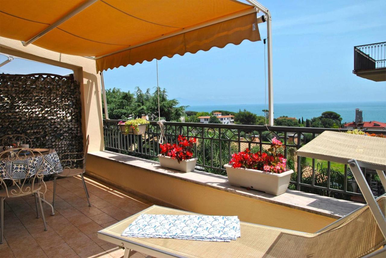 Casa Dinky Attico Con Terrazza Vista Mare Apartamento Formia Exterior foto
